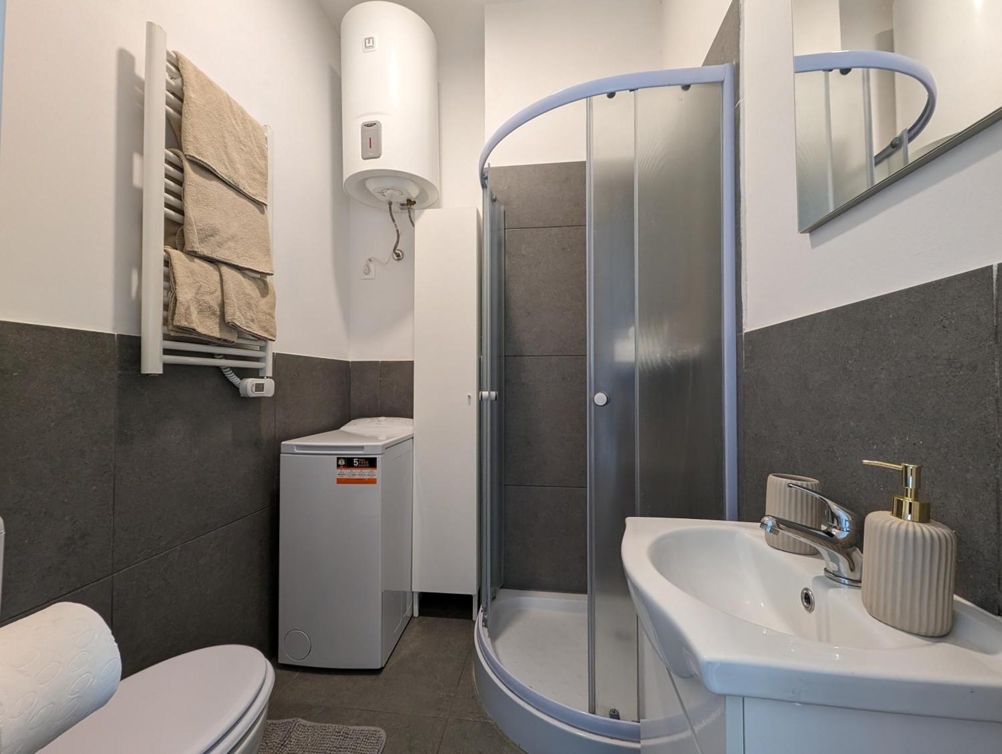 P & B Apartment Ljubljana Kültér fotó
